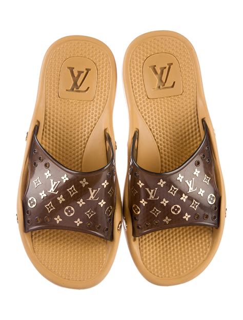 sandal louis vuitton homme|Louis Vuitton monogram sliders.